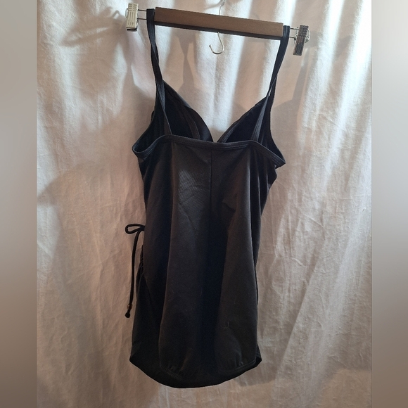 Lands End One Piece Swimsuit Ruching On Sides For A Slimmer Look Size 14 - Picture 3 of 5